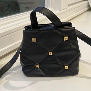 Black & gold crossbody bag